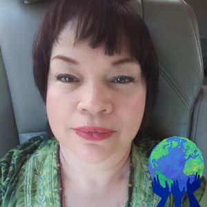 Meet your Posher, Magui